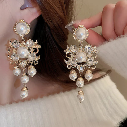 1 Pair Elegant Lady Classic Style Flower Inlay Zinc Alloy Artificial Pearls Rhinestones Drop Earrings