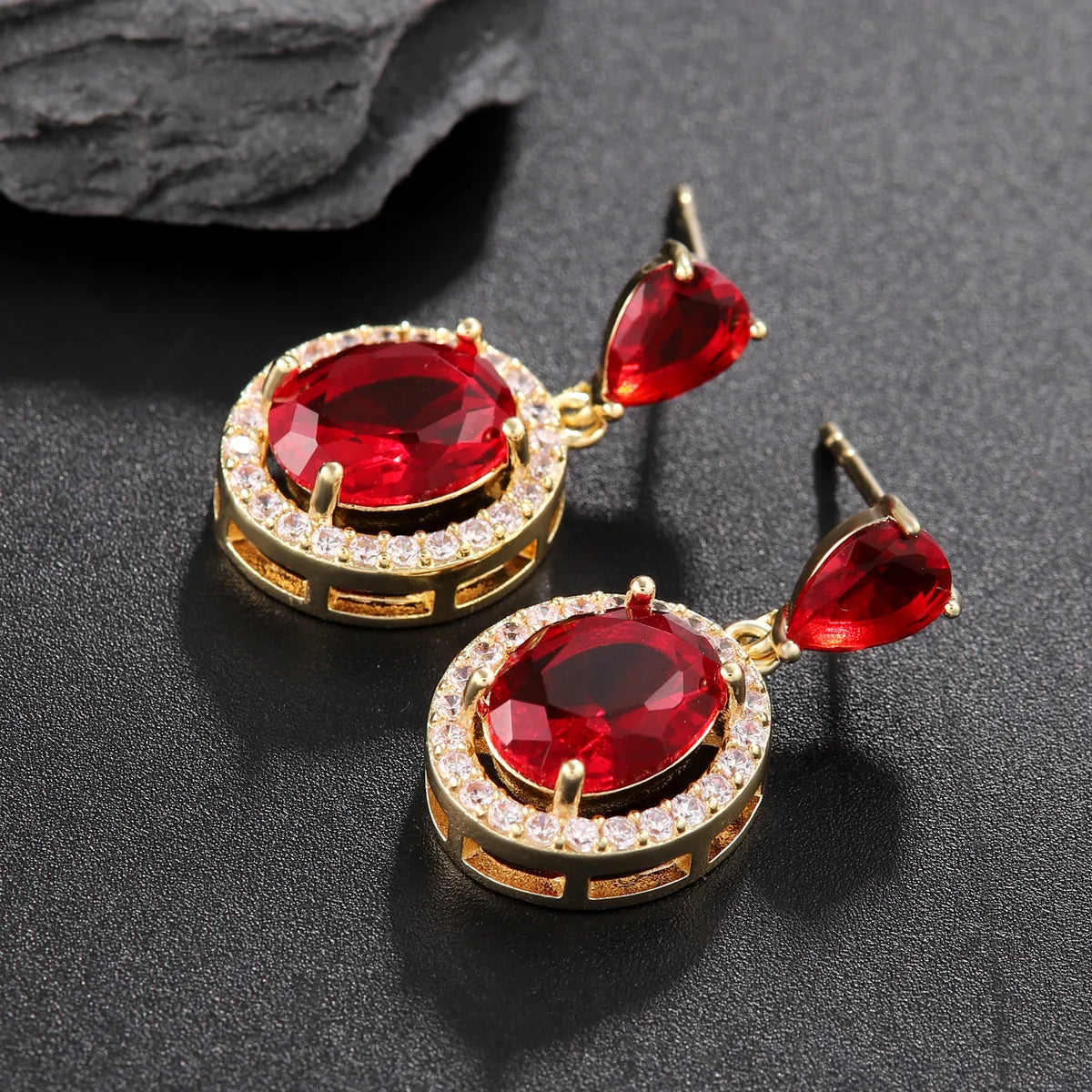 1 Pair Elegant Lady Classic Style Round Plating Inlay Copper Zircon 18K Gold Plated Drop Earrings