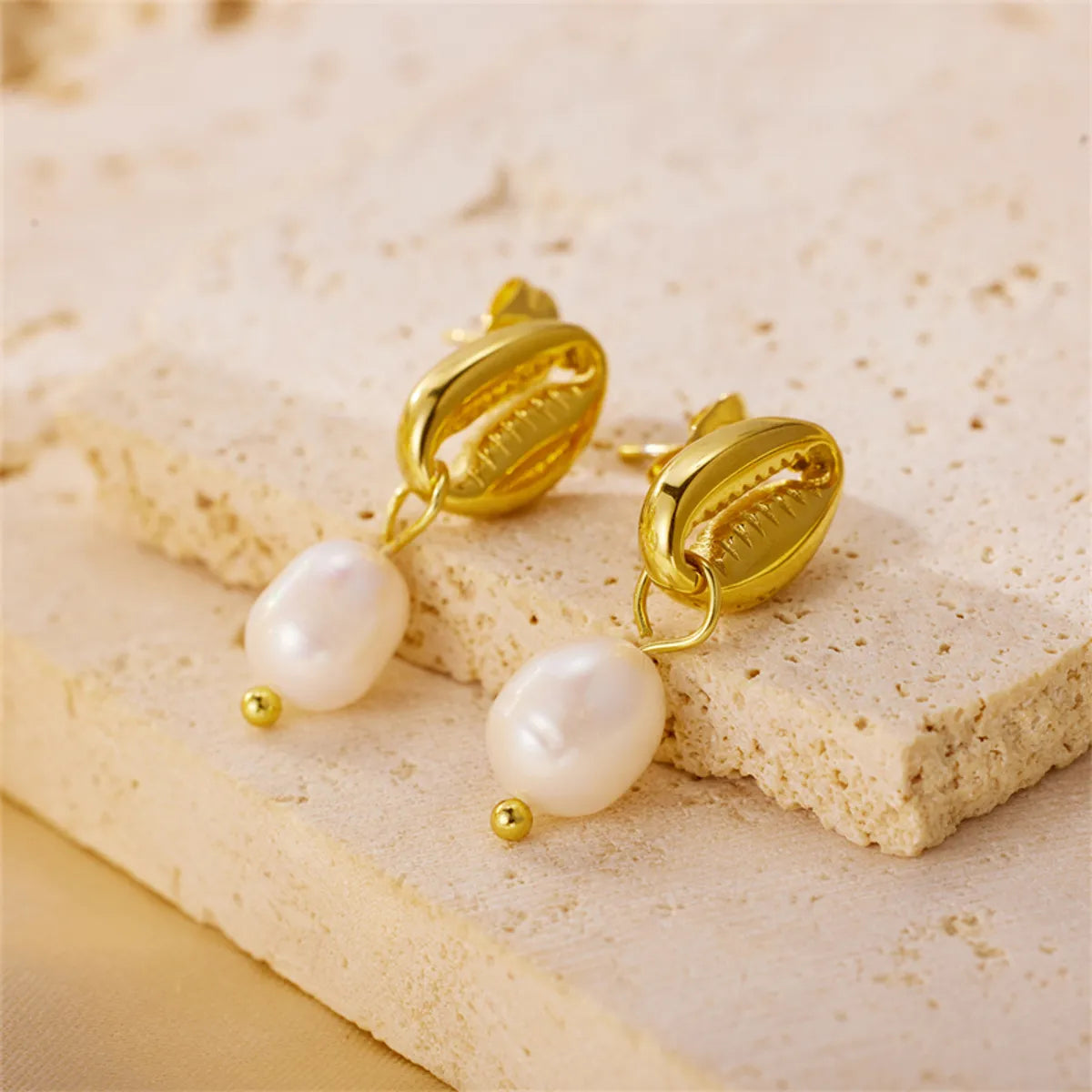 1 Pair Elegant Lady Geometric Plating Stainless Steel Freshwater Pearl 18k Gold Plated Drop Earrings