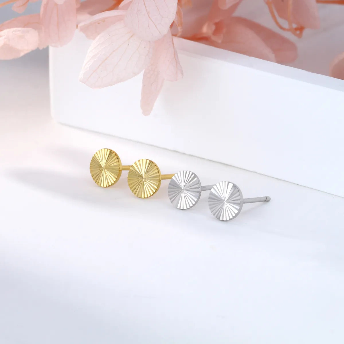 1 Pair Elegant Lady Geometric Plating Sterling Silver Ear Studs