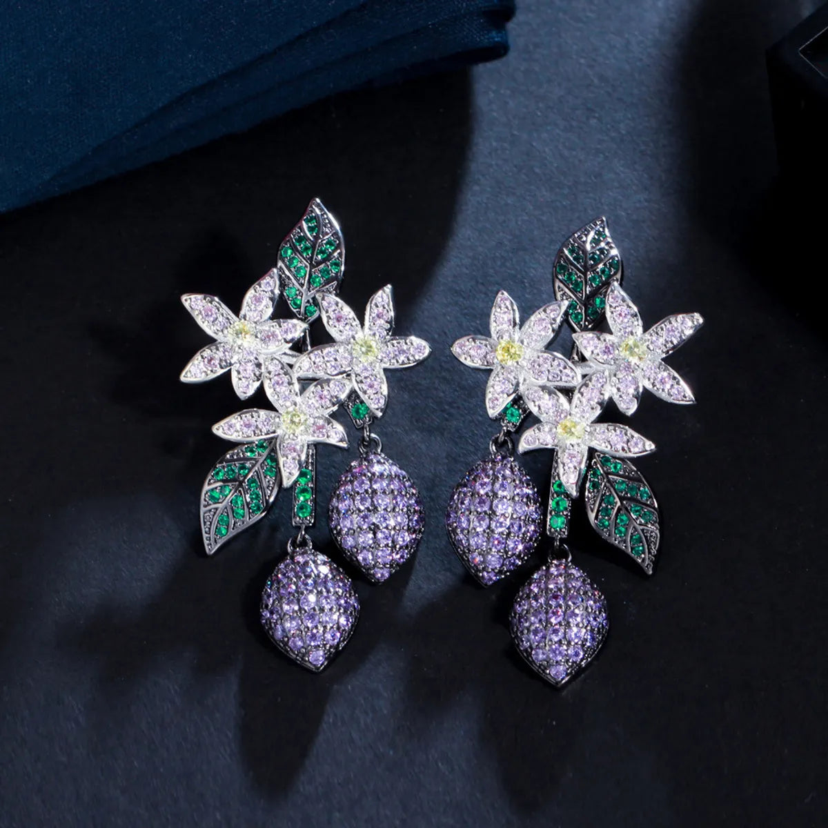 1 Pair Elegant Lady Irregular Plant Flower Plating Inlay Copper Zircon Rhodium Plated Silver Plated Drop Earrings