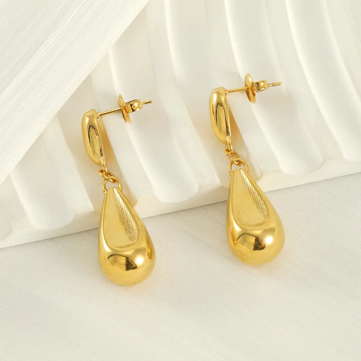 1 Pair Elegant Lady Modern Style Water Droplets Solid Color 304 Stainless Steel Titanium Steel 18K Gold Plated Drop Earrings