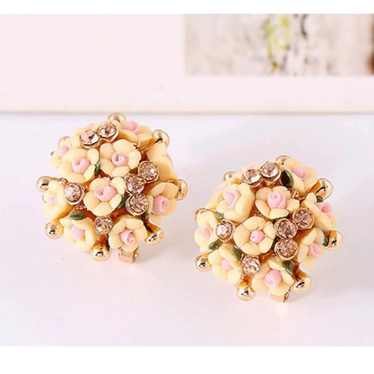 1 Pair Elegant Lady Rose Petal Inlay Ceramics Rhinestones Ear Studs