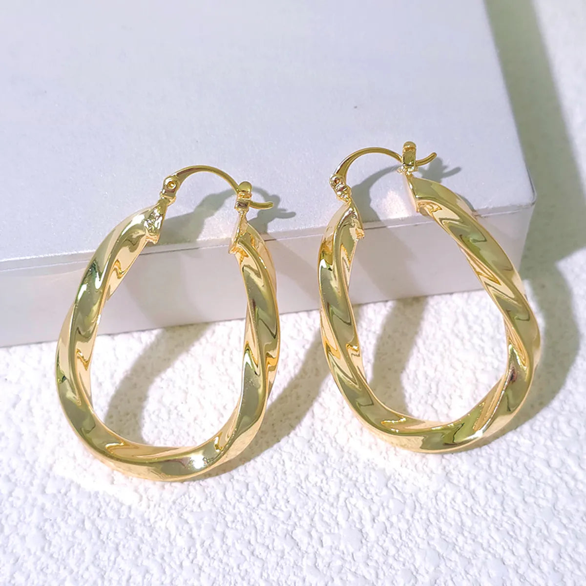 1 Pair Elegant Lady Round Plating Copper Gold Plated Earrings