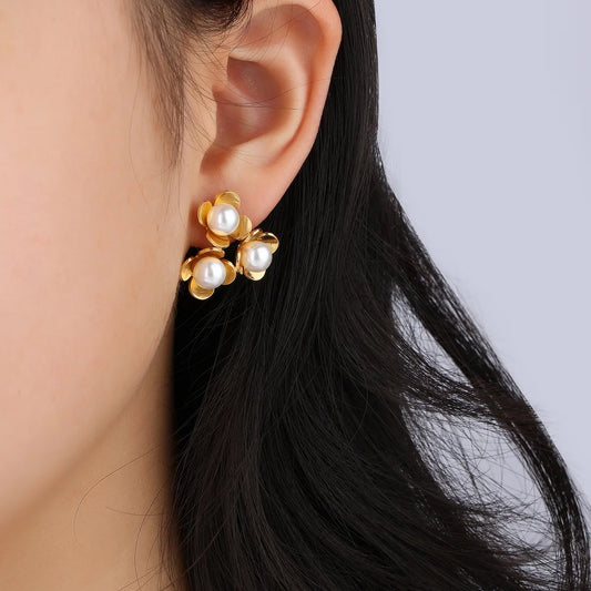 1 Pair Elegant Lady Streetwear Flower Inlay 304 Stainless Steel Artificial Pearls 18K Gold Plated Ear Studs