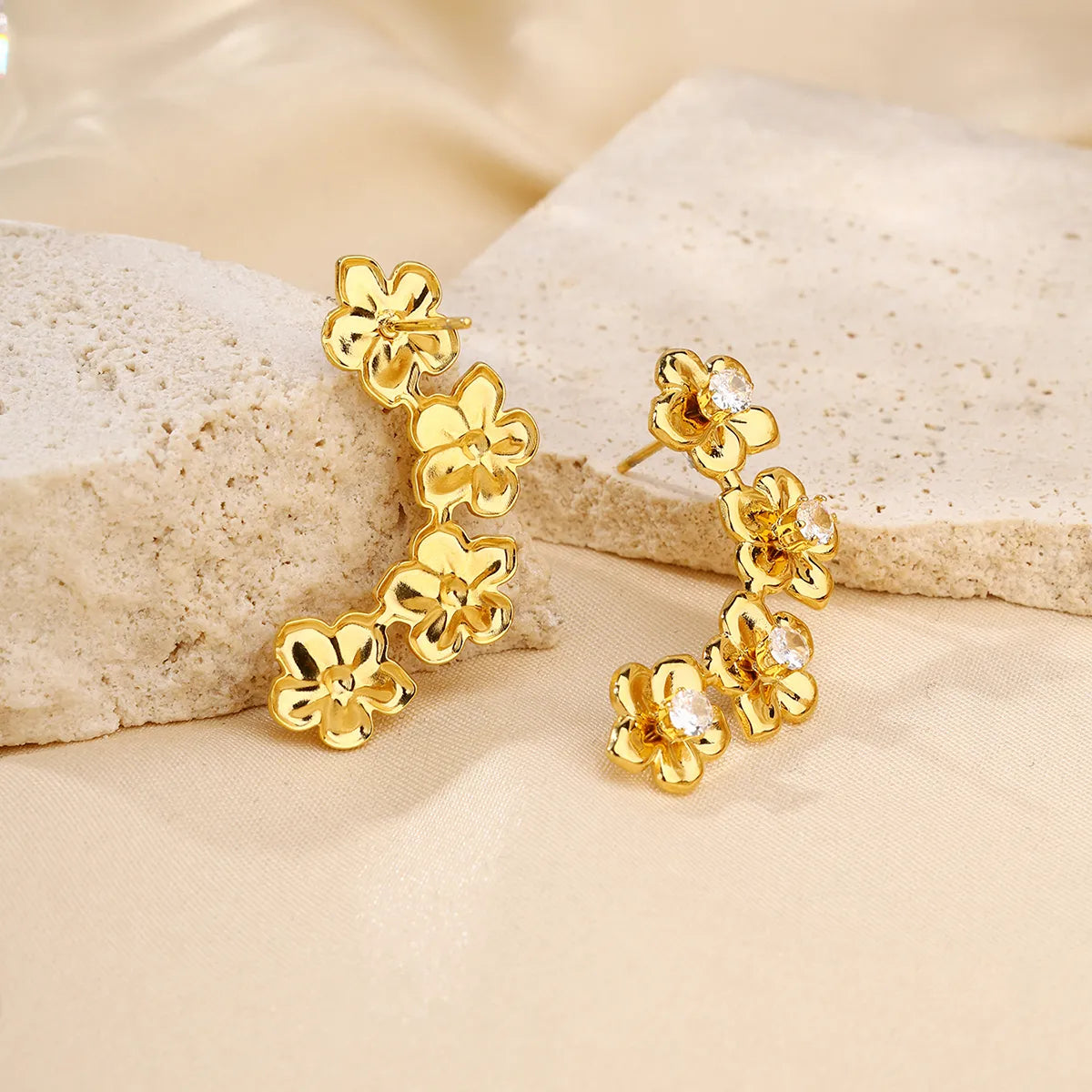 1 Pair Elegant Lady Streetwear Flower Inlay 304 Stainless Steel Zircon 18K Gold Plated Ear Studs