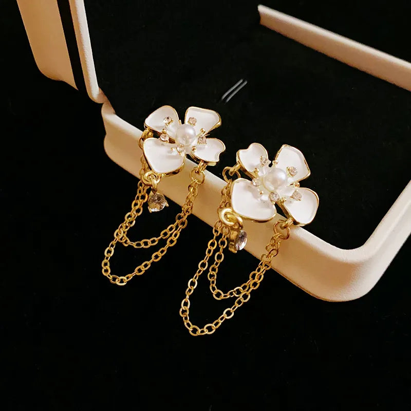 1 Pair Elegant Lady Streetwear Flower Tassel Inlay Alloy Imitation Pearl Rhinestones Drop Earrings