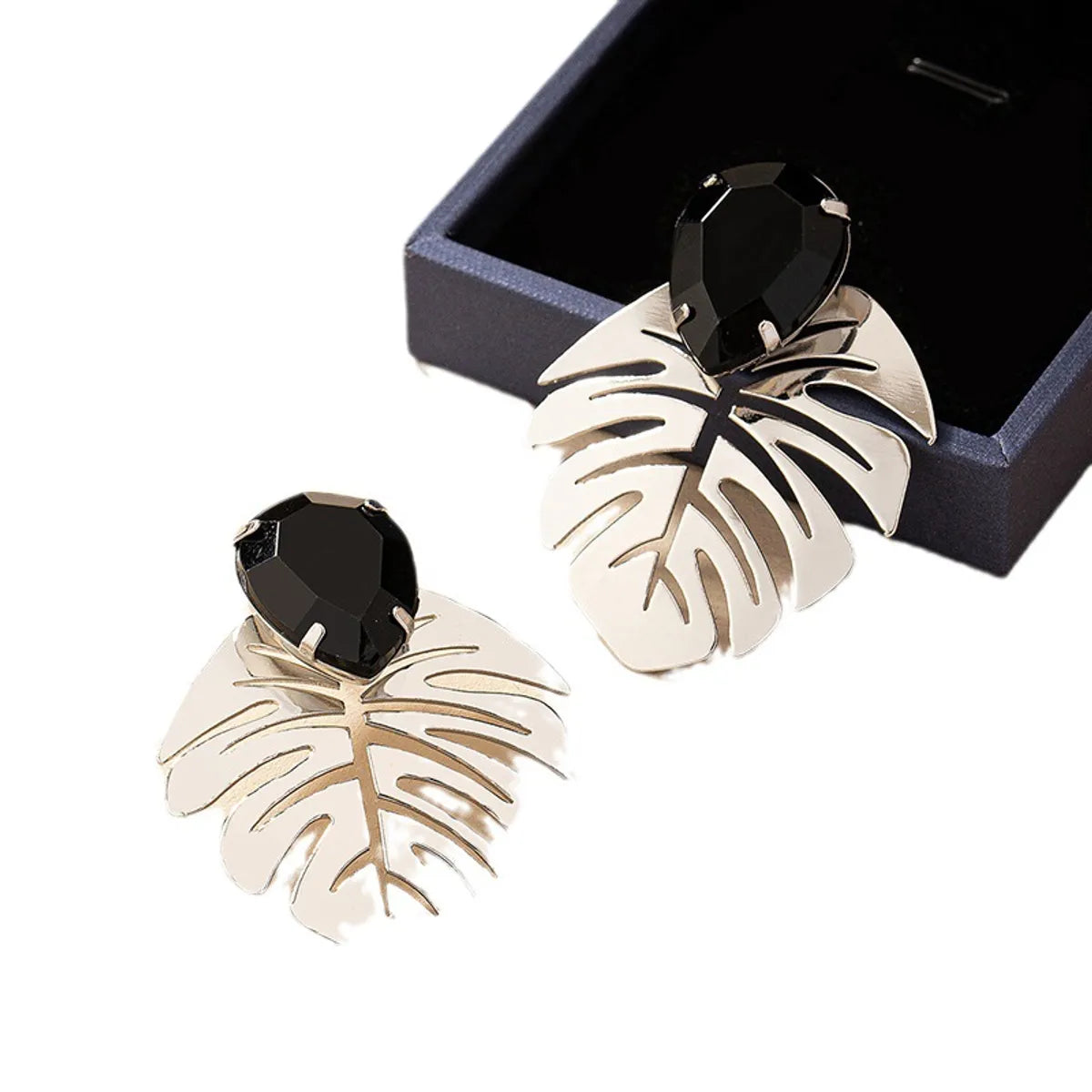 1 Pair Elegant Lady Vacation Leaves Plating Inlay Alloy Zircon Earrings