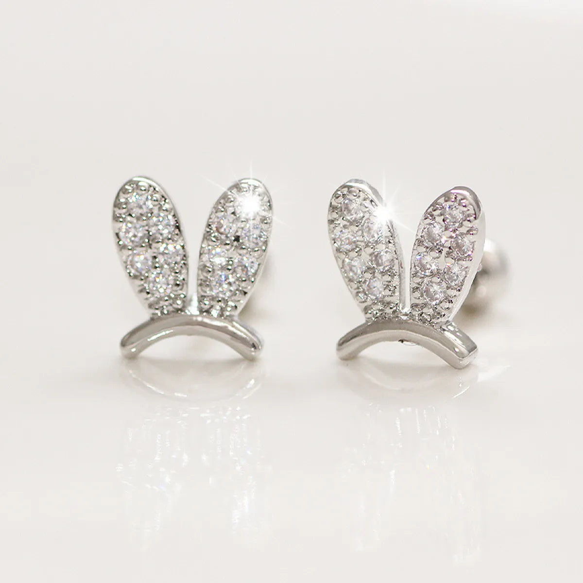 1 Pair Elegant Leaf Crown Plating Copper Zircon Ear Studs