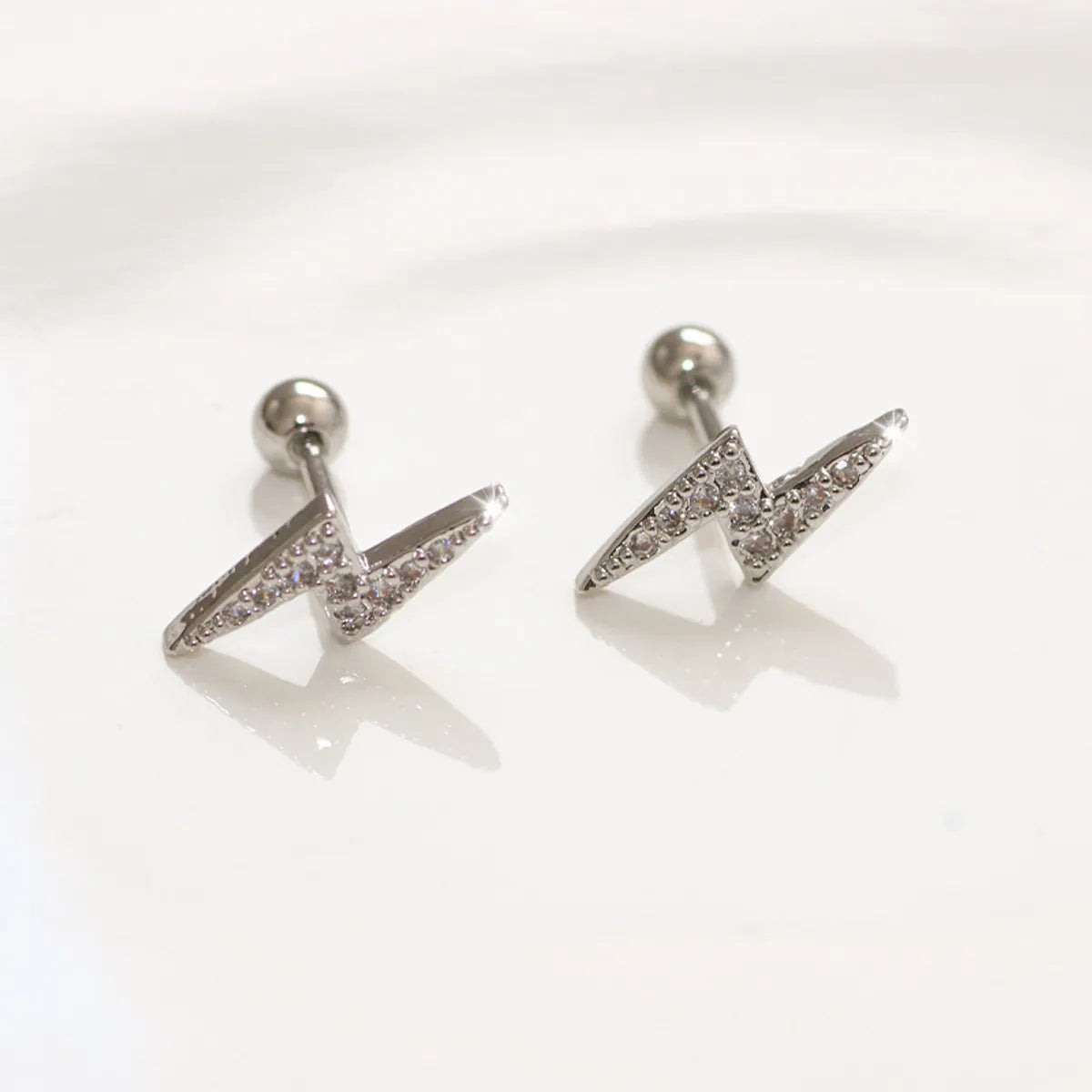 1 Pair Elegant Leaf Crown Plating Copper Zircon Ear Studs