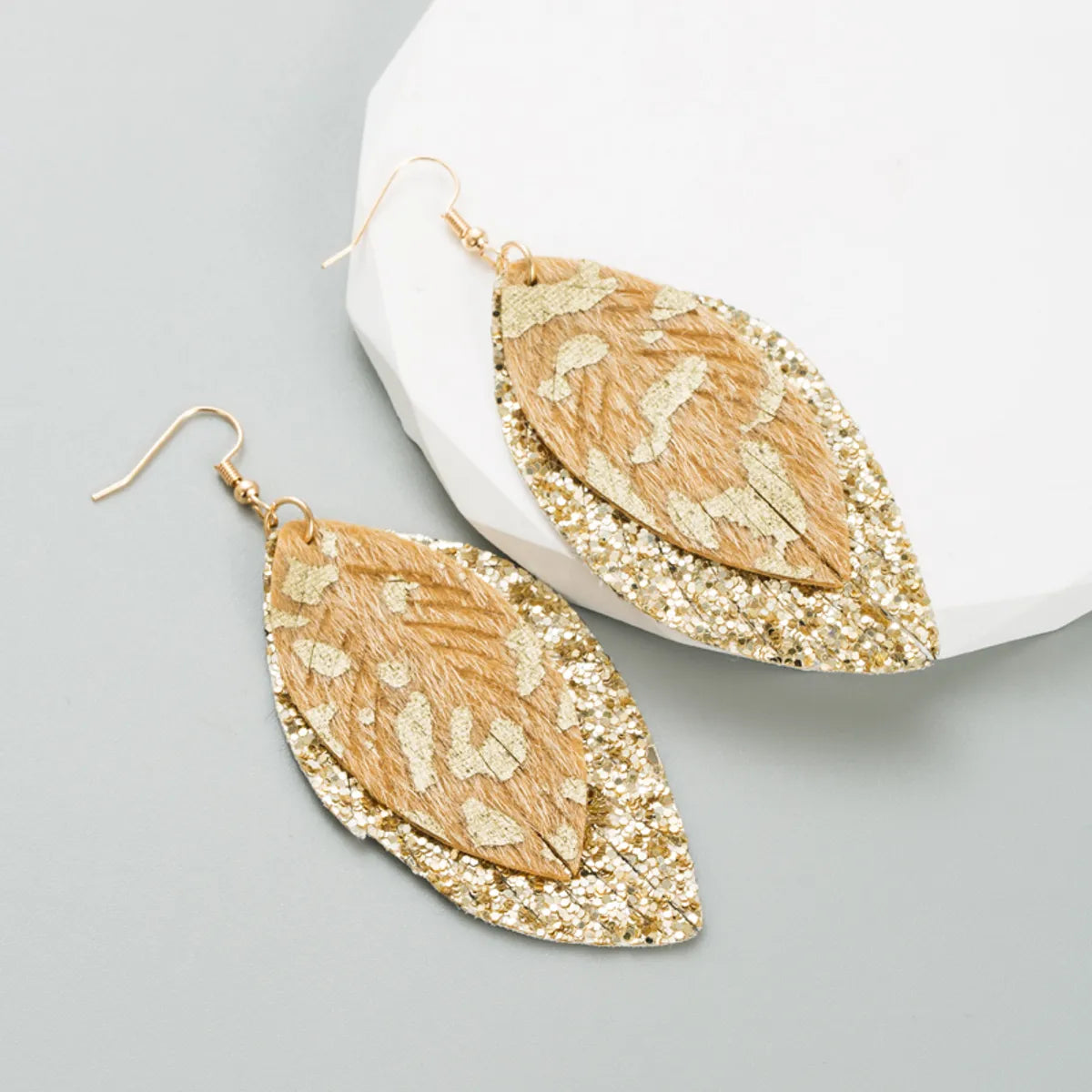 1 Pair Elegant Leaf Plating Pu Leather Alloy Drop Earrings