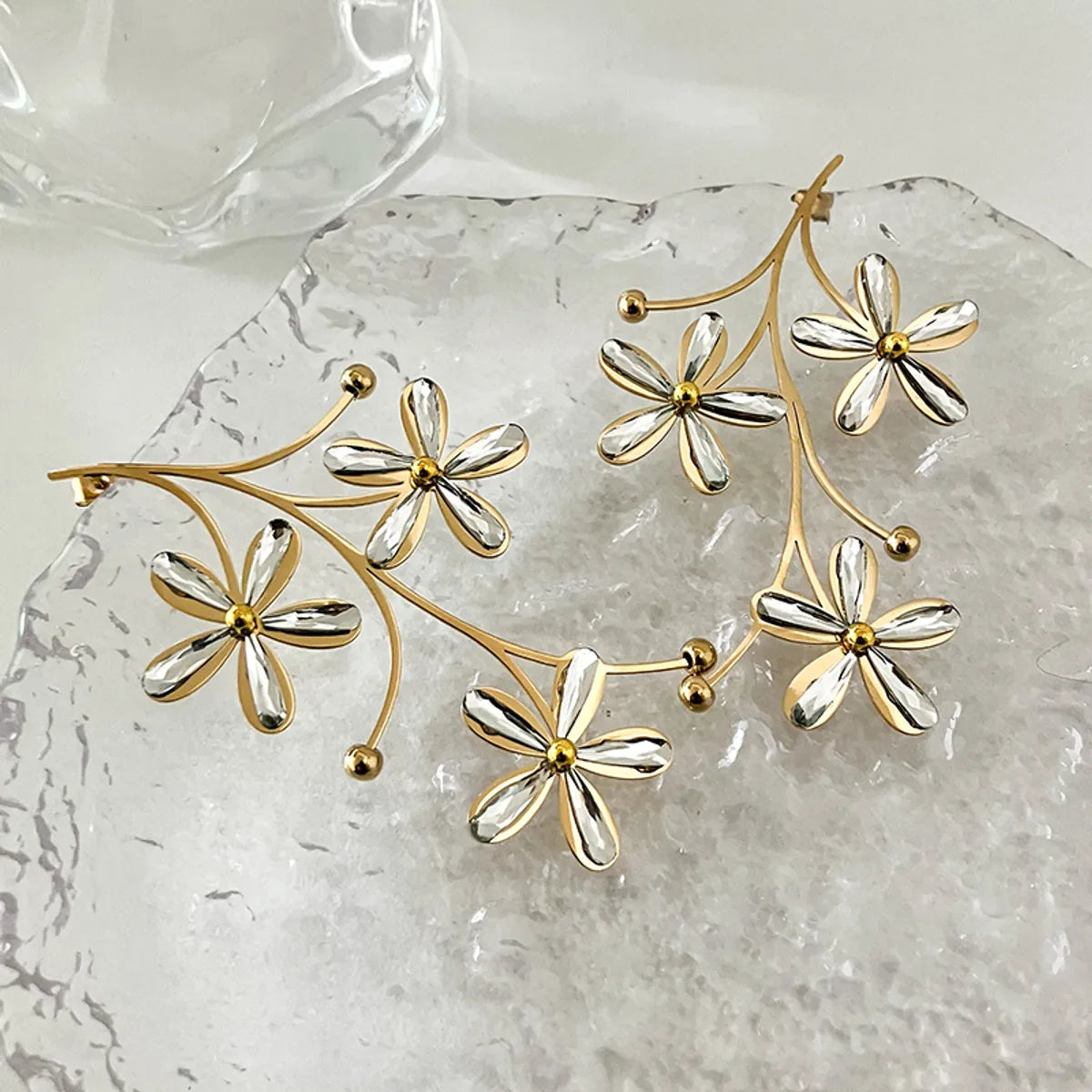 1 Pair Elegant Luxurious Artistic Flower Plating Inlay Stainless Steel Zircon Gold Plated Ear Studs