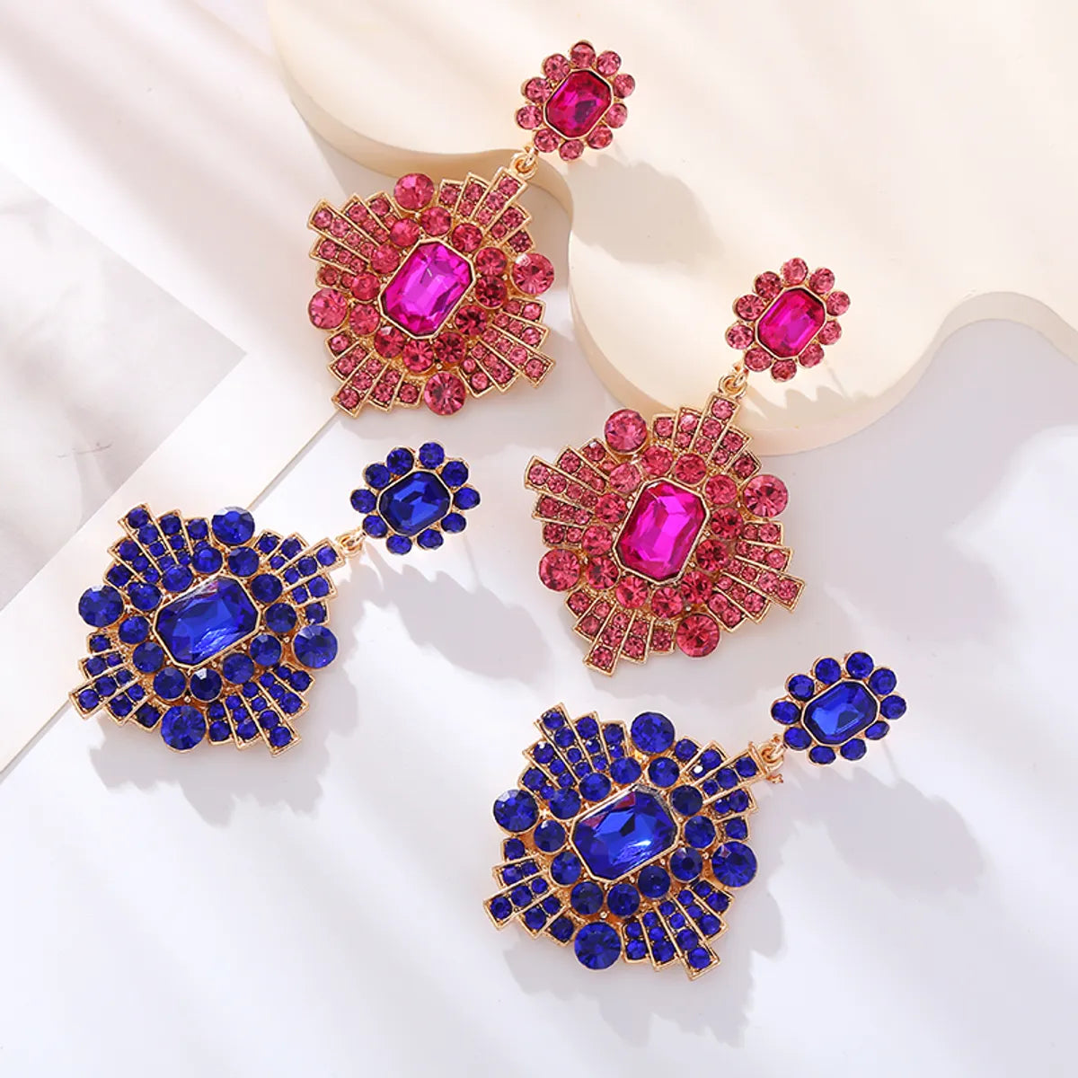 1 Pair Elegant Luxurious Classic Style Geometric Plating Inlay Alloy Rhinestones Glass Gold Plated Drop Earrings