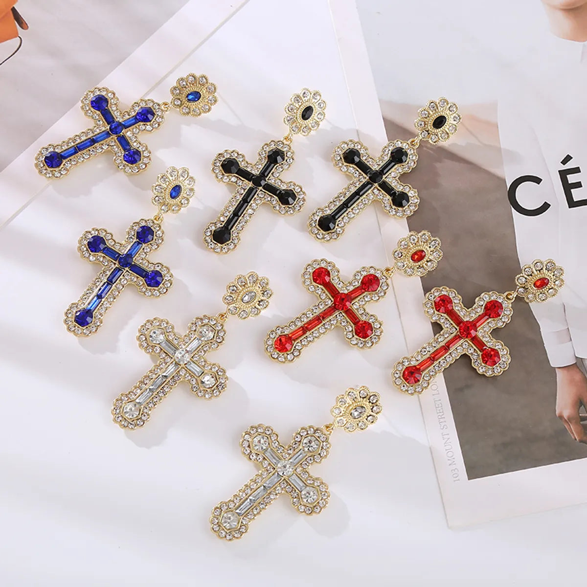 1 Pair Elegant Luxurious Cross Inlay Alloy Rhinestones Drop Earrings