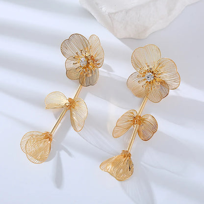 1 Pair Elegant Luxurious Flower Inlay Alloy Rhinestones Drop Earrings