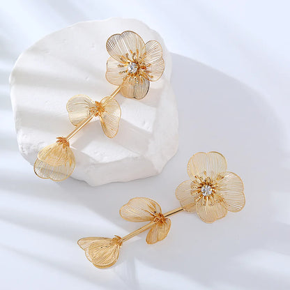 1 Pair Elegant Luxurious Flower Inlay Alloy Rhinestones Drop Earrings