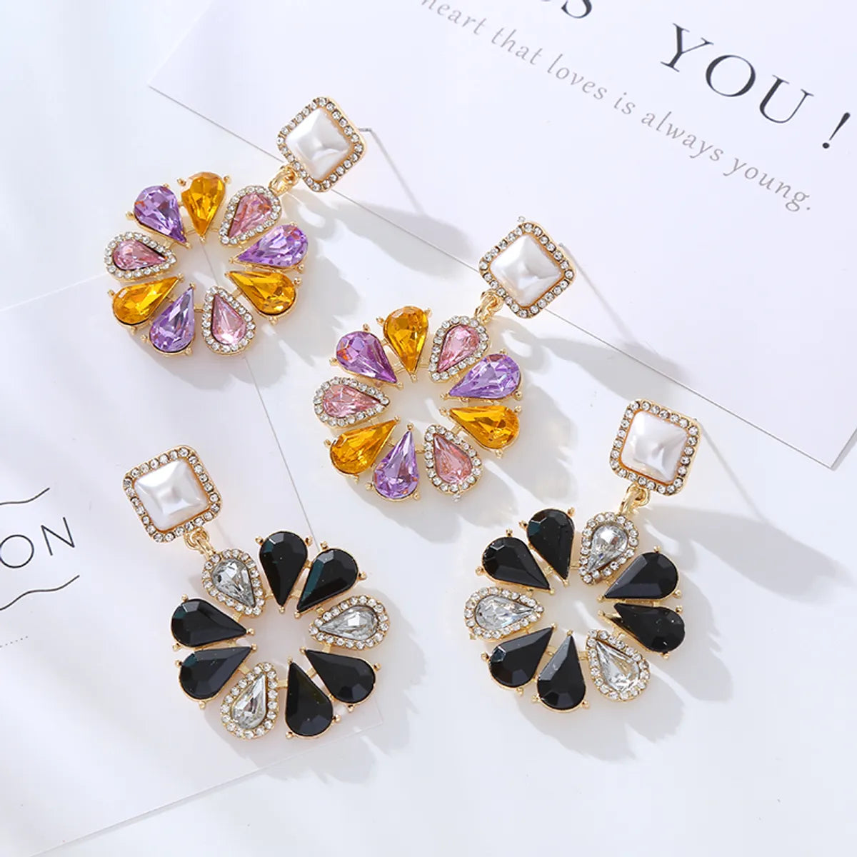 1 Pair Elegant Luxurious Flower Inlay Imitation Pearl Alloy Rhinestones Drop Earrings