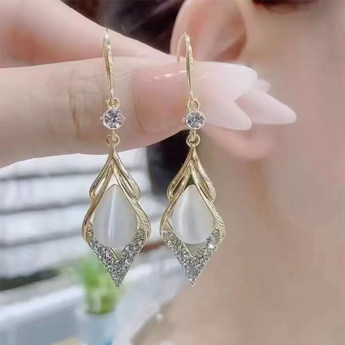 1 Pair Elegant Luxurious Geometric Inlay Alloy Artificial Pearls Rhinestones Opal Drop Earrings