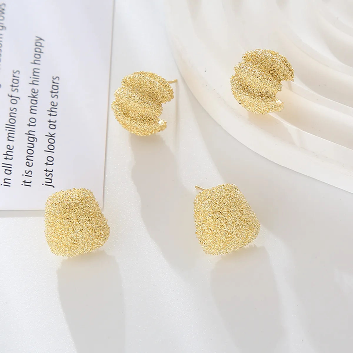 1 Pair Elegant Luxurious Geometric Plating Alloy Gold Plated Ear Studs