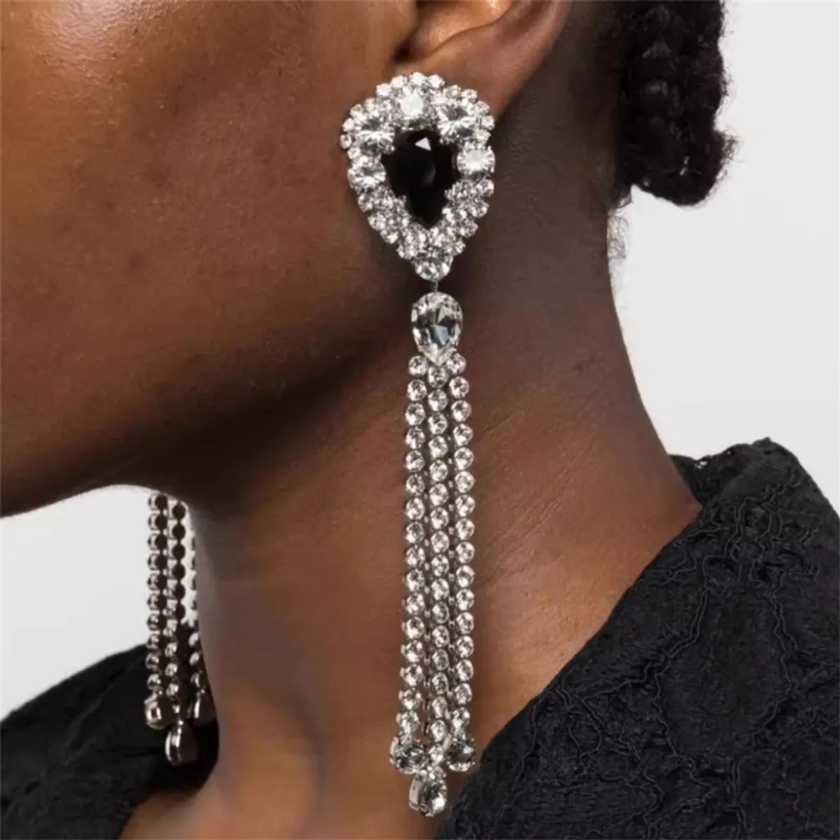 1 Pair Elegant Luxurious Geometric Plating Inlay Alloy Rhinestone Rhinestones Silver Plated Drop Earrings