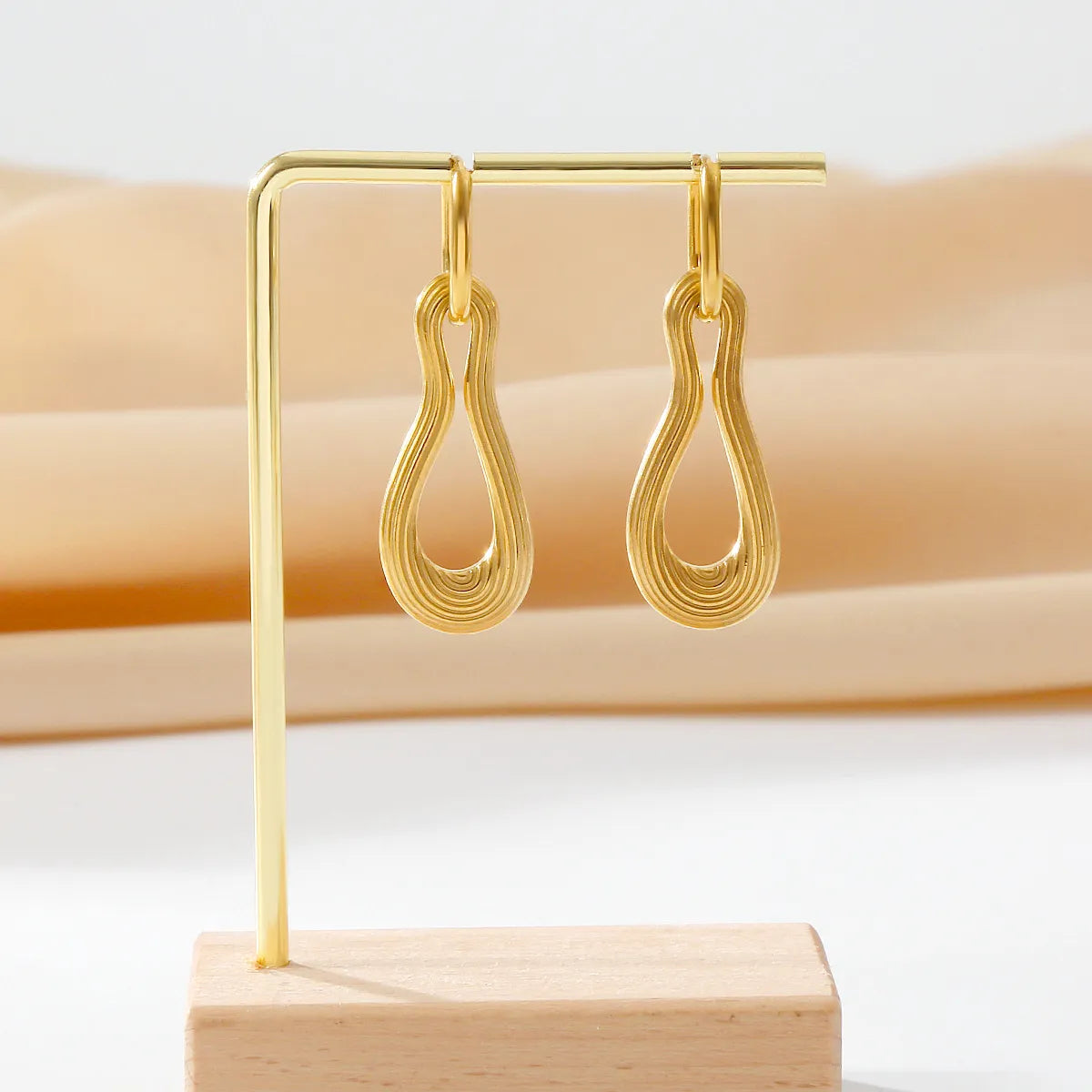 1 Pair Elegant Luxurious Gourd Plating 304 Stainless Steel 18K Gold Plated Drop Earrings