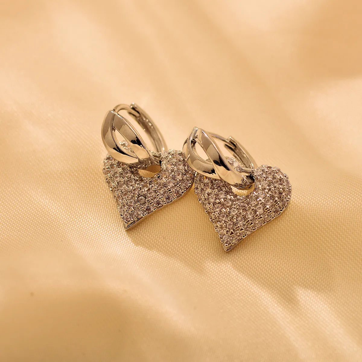 1 Pair Elegant Luxurious Heart Shape Inlay Copper Zircon 18K Gold Plated Drop Earrings