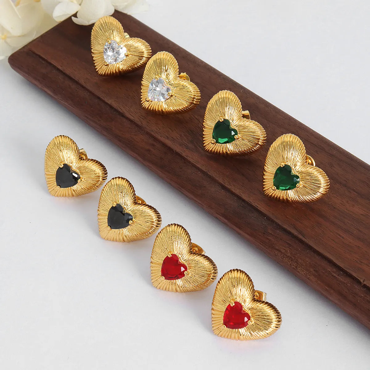 1 Pair Elegant Luxurious Heart Shape Plating Inlay Brass Zircon 18k Gold Plated Ear Studs