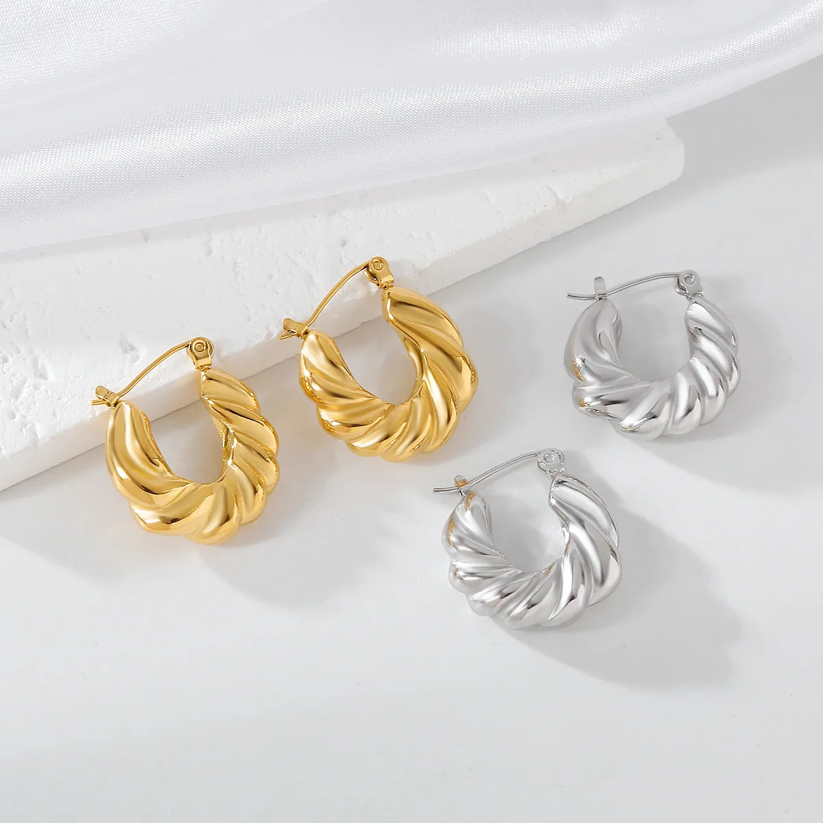 1 Pair Elegant Luxurious Irregular Heart Shape Spiral Stripe Plating 304 Stainless Steel 18K Gold Plated Earrings