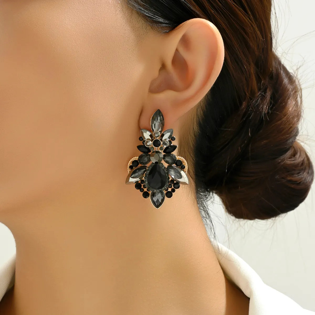 1 Pair Elegant Luxurious Lady Geometric Plating Inlay Zinc Alloy Rhinestones Ear Studs