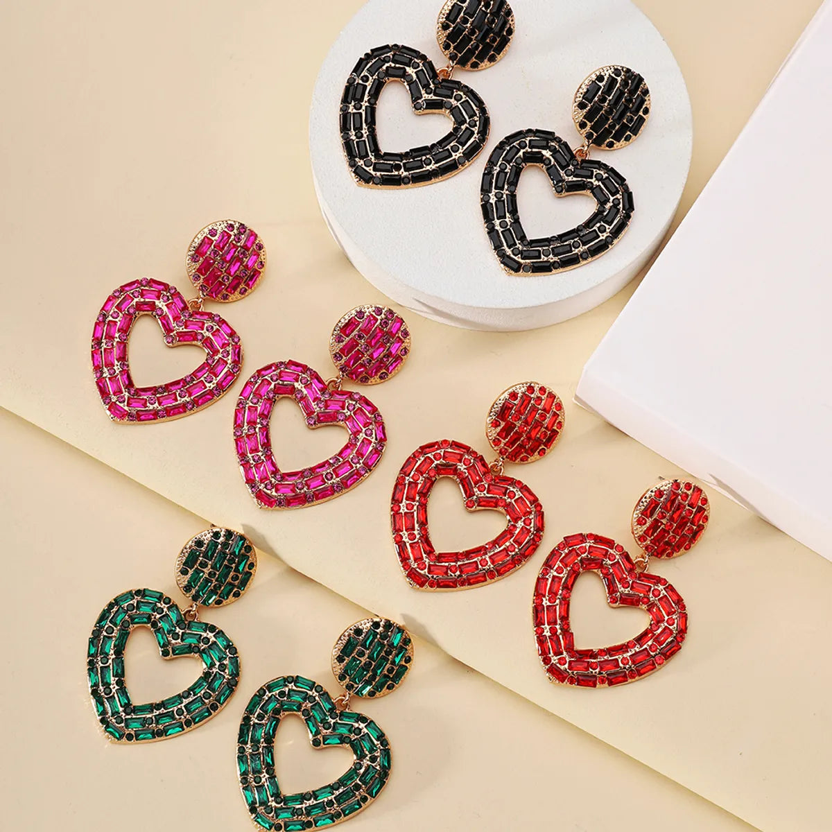 1 Pair Elegant Luxurious Lady Heart Shape Plating Inlay Zinc Alloy Rhinestones Drop Earrings