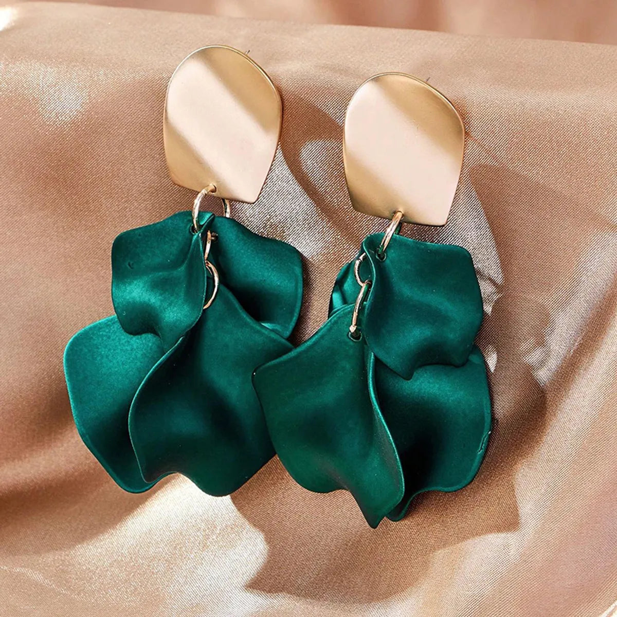 1 Pair Elegant Luxurious Leaf Arylic Alloy Drop Earrings