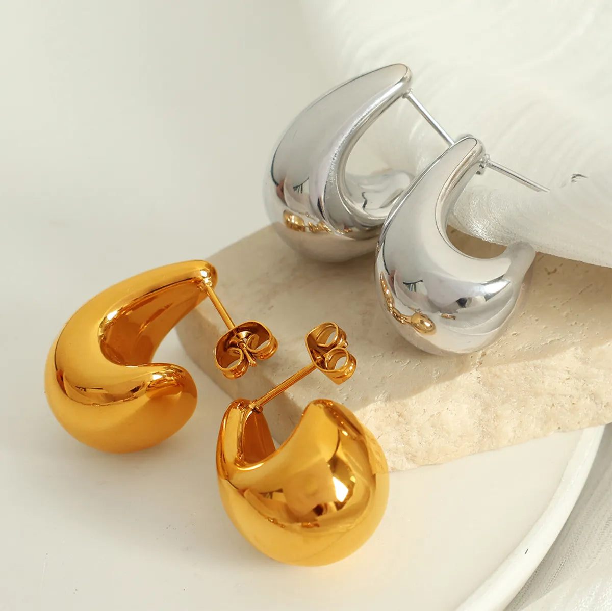 1 Pair Elegant Luxurious Modern Style Moon Plating 304 Stainless Steel 18K Gold Plated Ear Studs