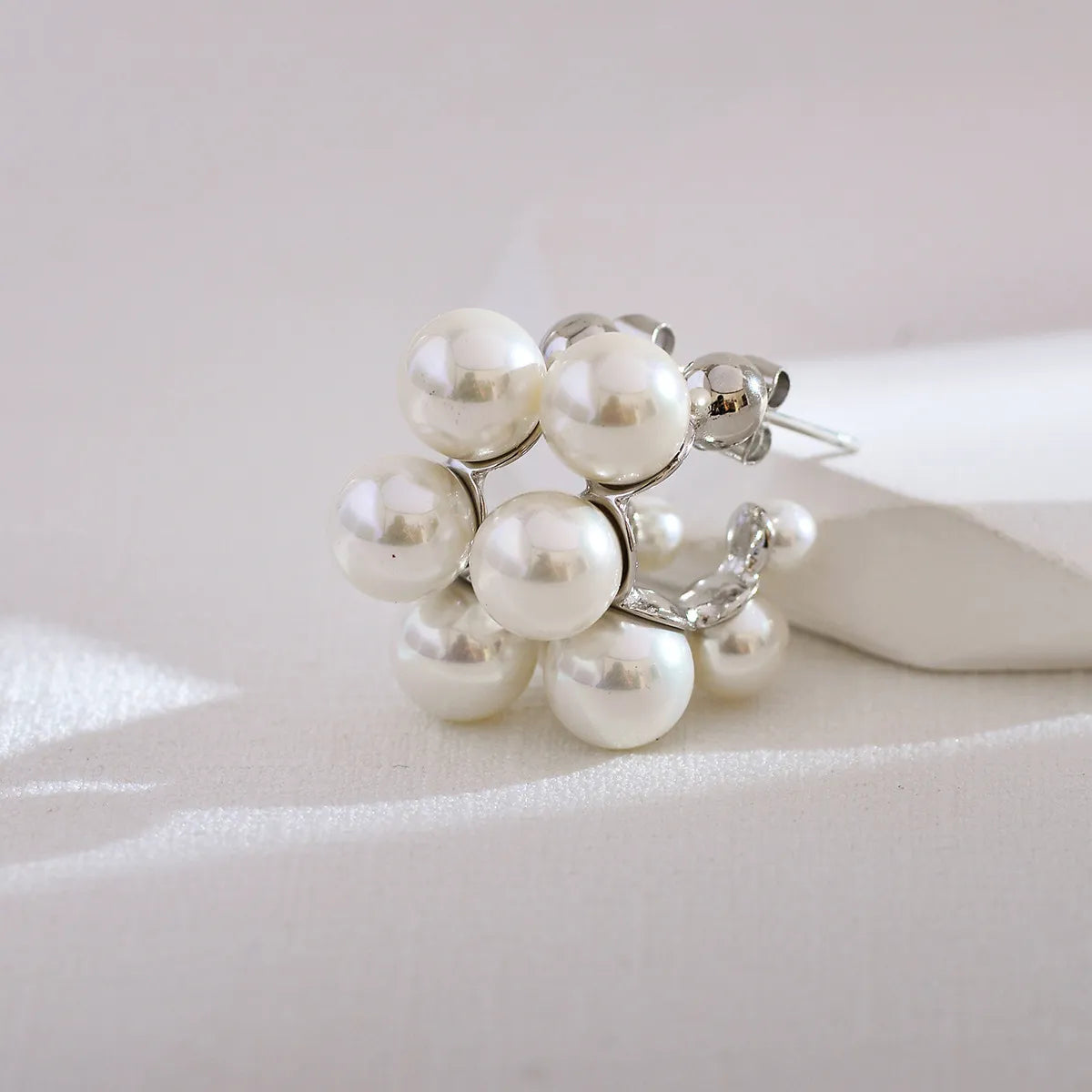 1 Pair Elegant Luxurious Round Inlay Stainless Steel Artificial Pearls Ear Studs