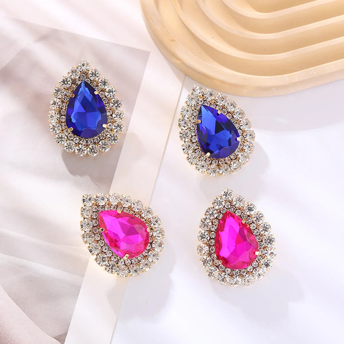 1 Pair Elegant Luxurious Shiny Water Droplets Plating Inlay Alloy Rhinestones Glass Stone Gold Plated Ear Studs