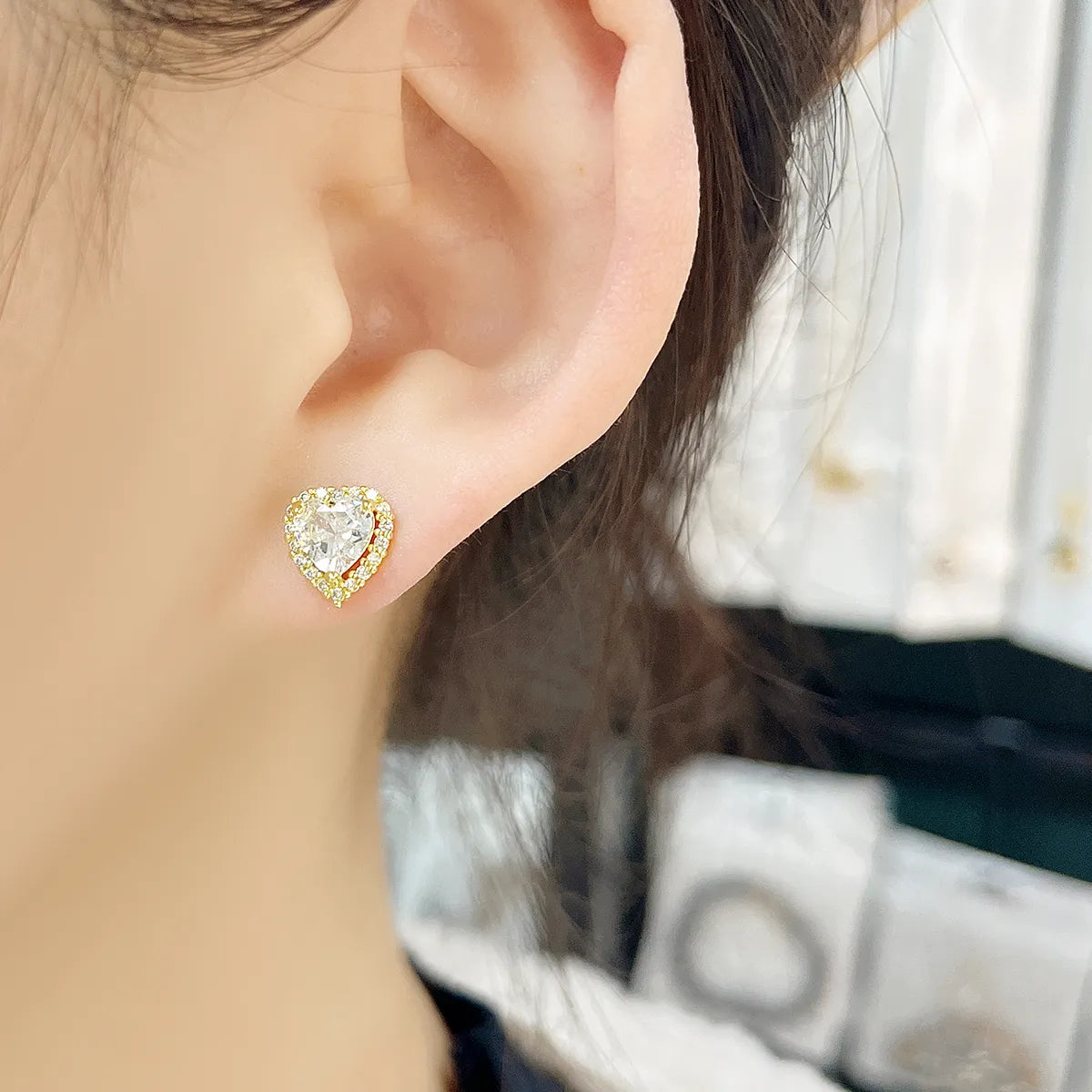 1 Pair Elegant Luxurious Simple Style Water Droplets Daisy Plating Copper 18K Gold Plated Gold Plated Ear Studs