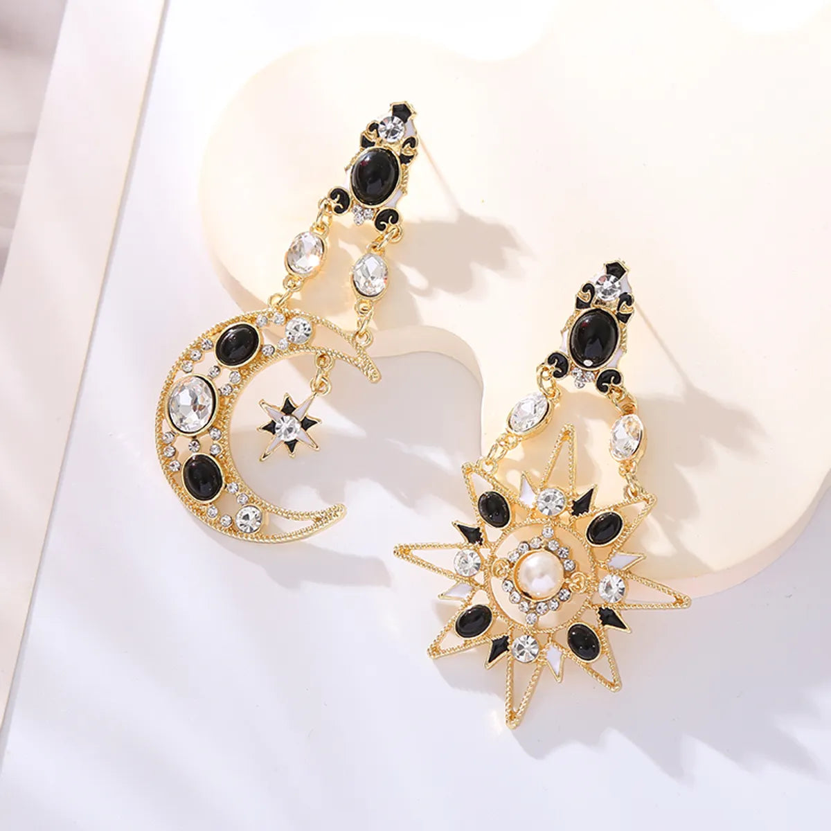 1 Pair Elegant Luxurious Sun Moon Plating Inlay Alloy Artificial Pearls Resin Rhinestones Gold Plated Drop Earrings