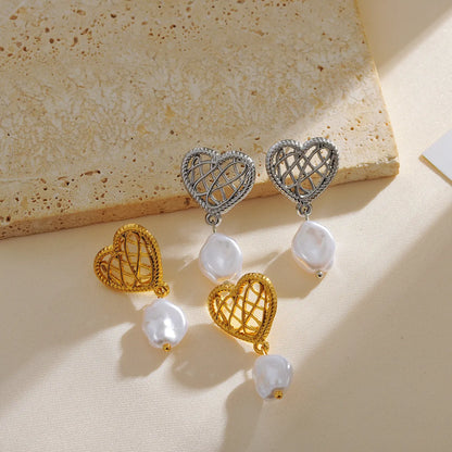 1 Pair Elegant Luxurious Sweet Heart Shape Pearl Hollow Out 304 Stainless Steel 18K Gold Plated Drop Earrings