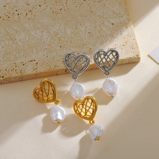 1 Pair Elegant Luxurious Sweet Heart Shape Pearl Hollow Out 304 Stainless Steel 18K Gold Plated Drop Earrings