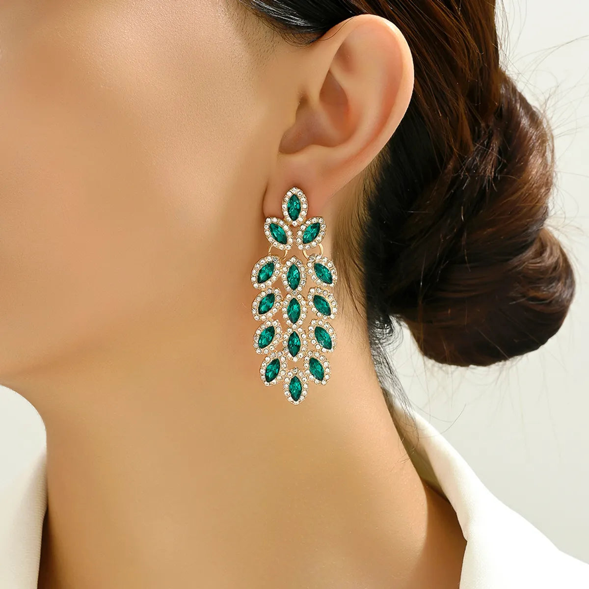 1 Pair Elegant Maple Leaf Plating Hollow Out Inlay Zinc Alloy Rhinestones Drop Earrings