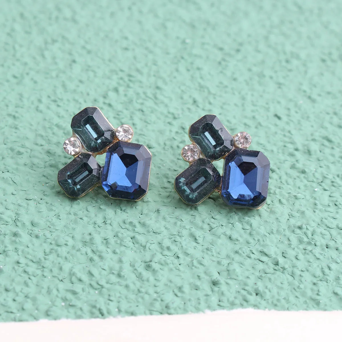 1 Pair Elegant Modern Style Classic Style Geometric Flower Plating Inlay Alloy Crystal Rhinestones Ear Studs