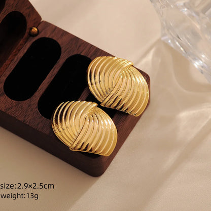 1 Pair Elegant Modern Style Classic Style Geometric Solid Color Spiral Stripe Copper 18K Gold Plated Ear Studs