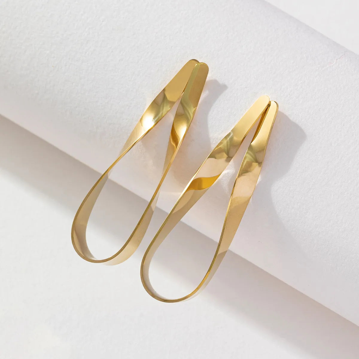 1 Pair Elegant Modern Style Classic Style Waves Rhombus Plating 316 Stainless Steel  Titanium Steel 18K Gold Plated Drop Earrings