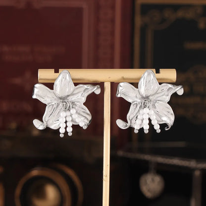 1 Pair Elegant Modern Style Sweet Flower Pearl Titanium Steel 18K Gold Plated Ear Studs