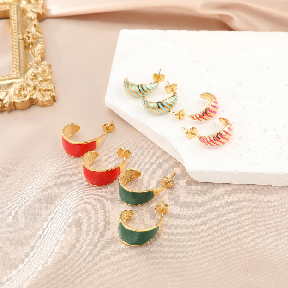 1 Pair Elegant Moon Stripe Enamel Stainless Steel 18k Gold Plated Ear Studs