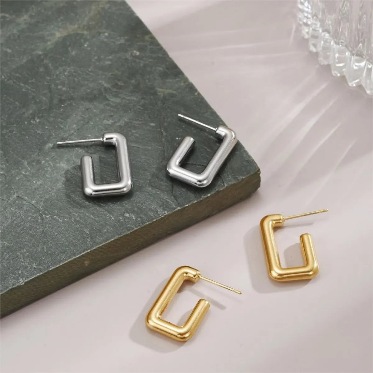 1 Pair Elegant Nordic Style Simple Style Solid Color Polishing Plating Stainless Steel 18K Gold Plated Ear Studs