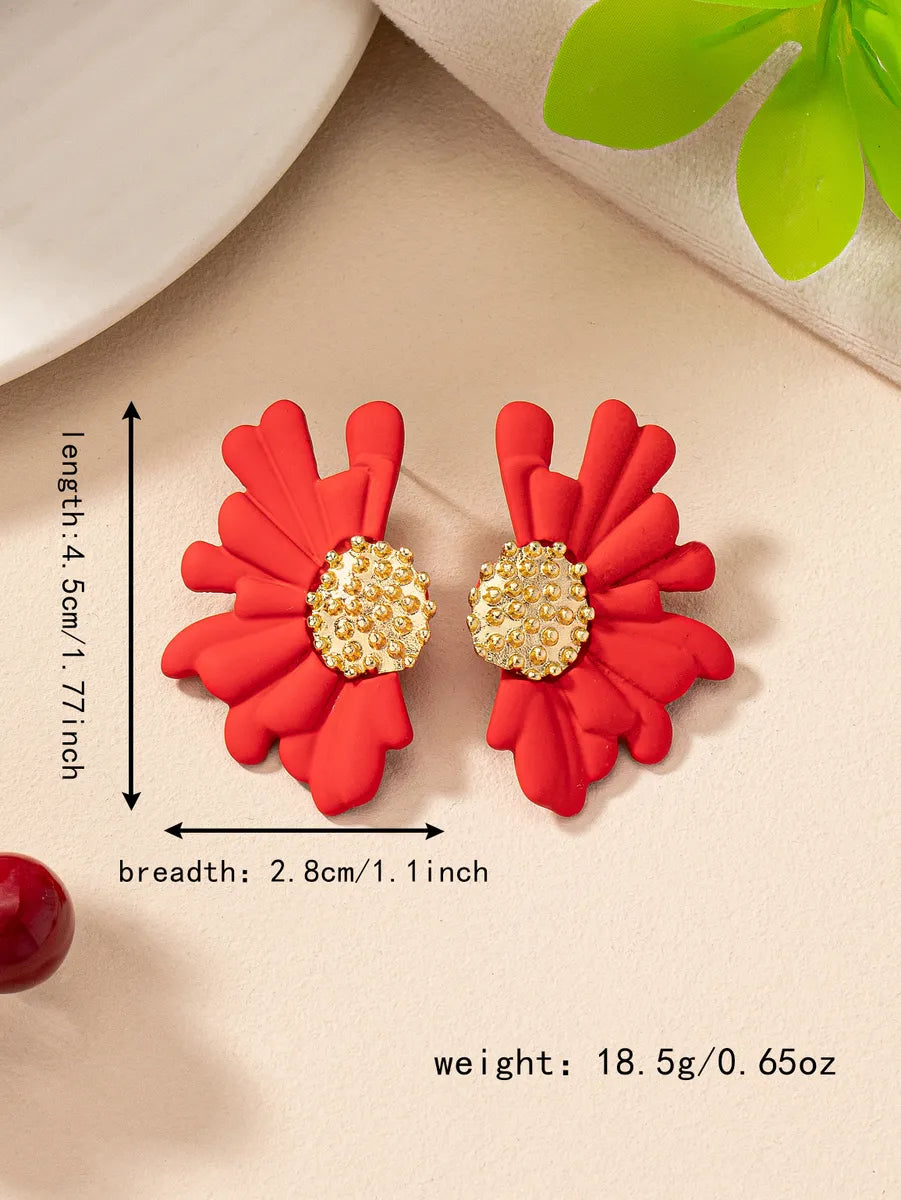 1 Pair Elegant Pastoral Flower Ferroalloy Ear Studs