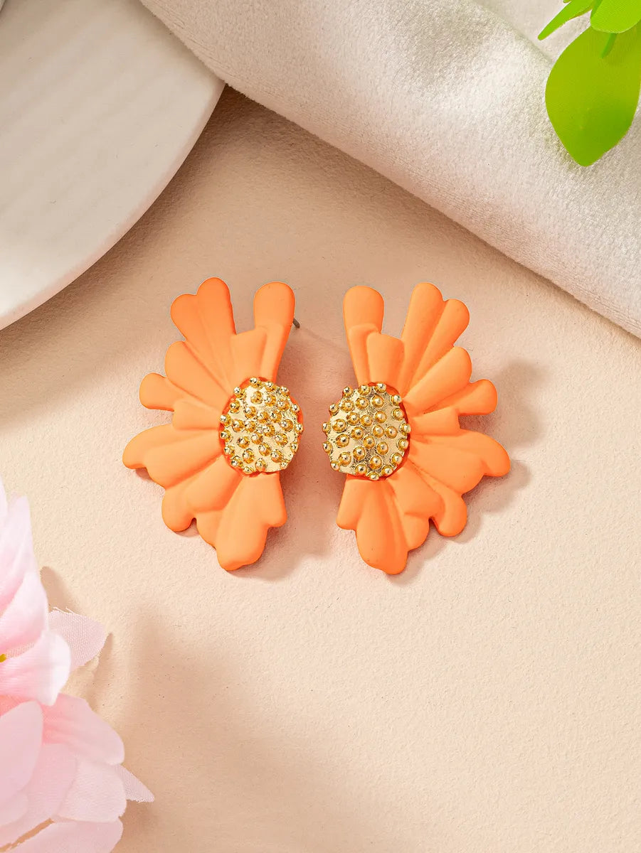 1 Pair Elegant Pastoral Flower Ferroalloy Ear Studs