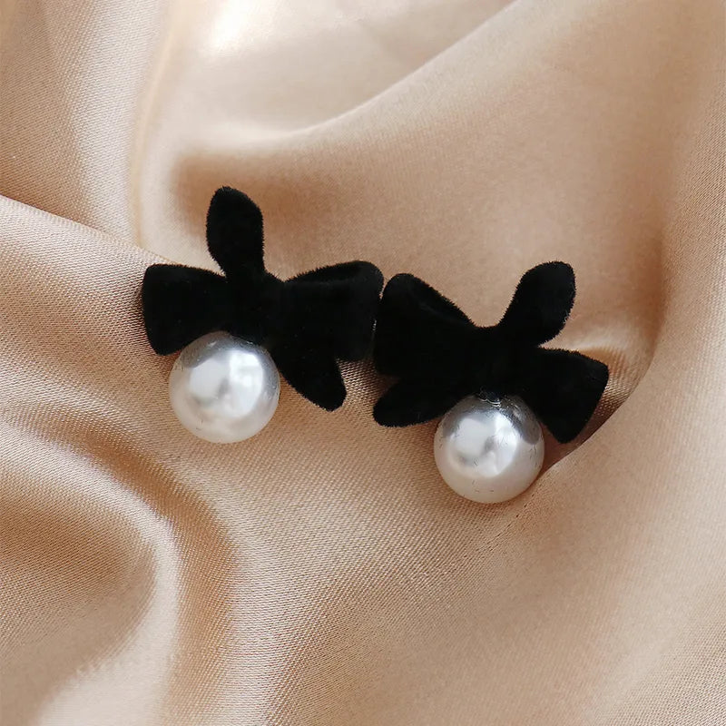 1 Pair Elegant Princess Sweet Bow Knot Inlay Alloy Flocking Artificial Pearls Ear Cuffs Ear Studs