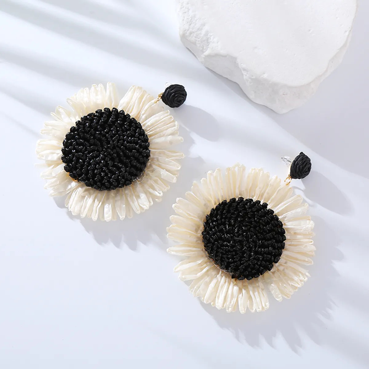 1 Pair Elegant Queen Sunflower Braid Raffia Drop Earrings