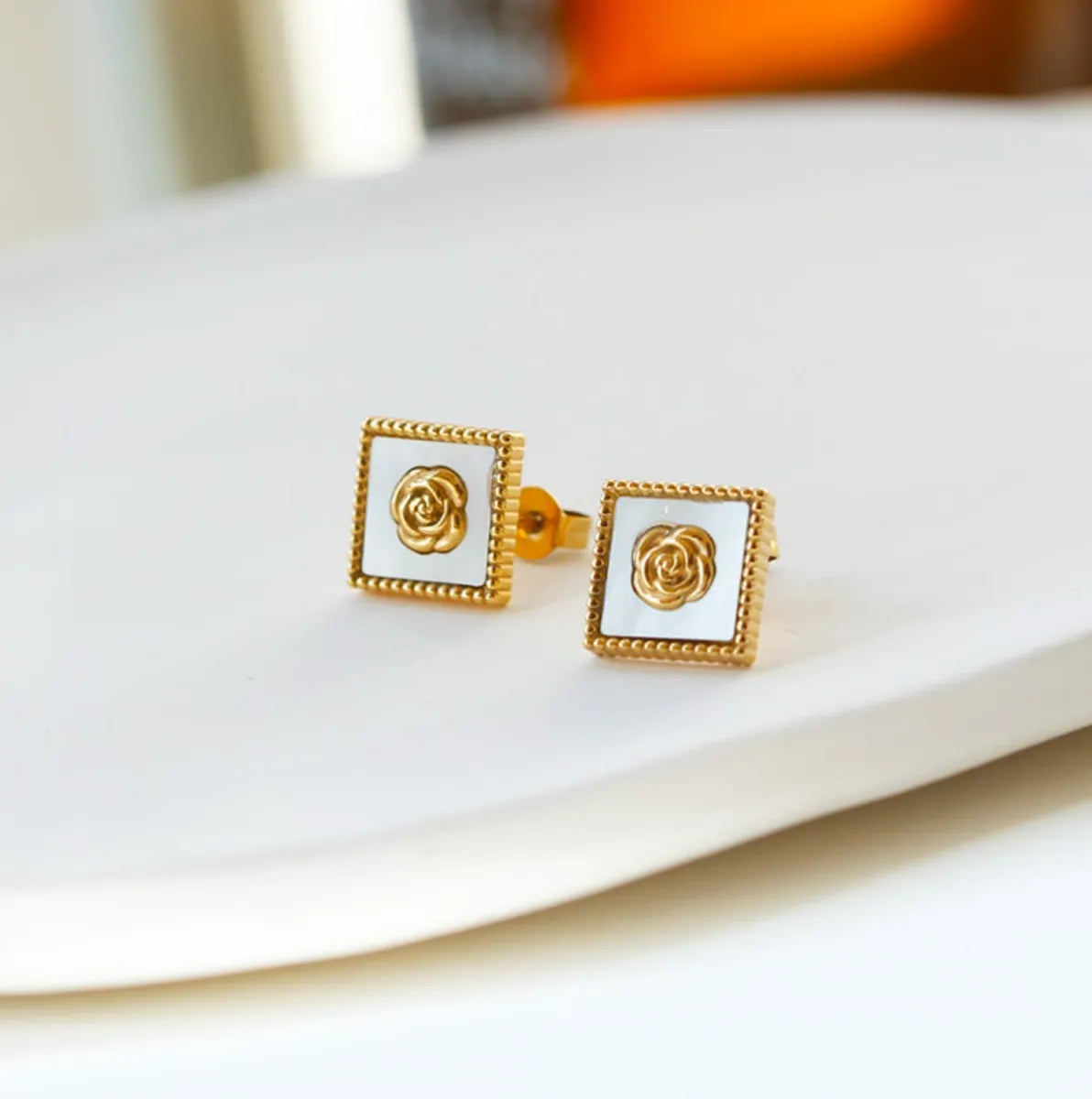 1 Pair Elegant Retro Artistic Square Flower Titanium Steel Plating 18k Gold Plated Ear Studs